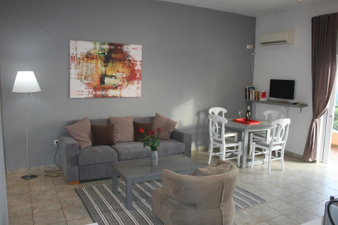 Corfu Quality Suite, Tranquility, Mountain & Sea Views Appartement