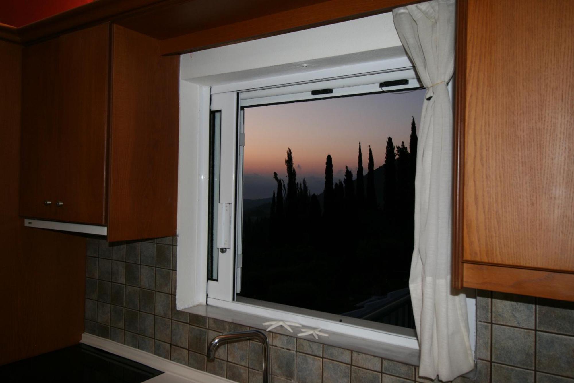 Corfu Quality Suite, Tranquility, Mountain & Sea Views Appartement *
